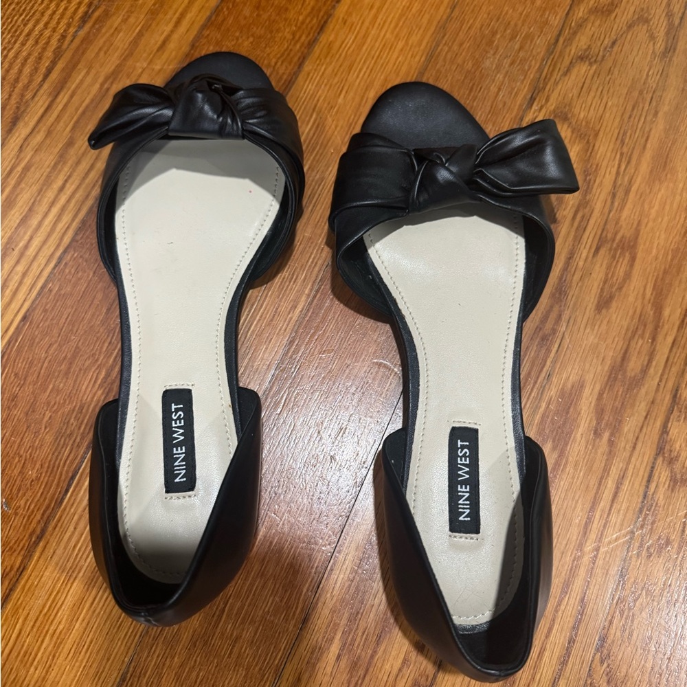 Worn one time only. Nine West black flats